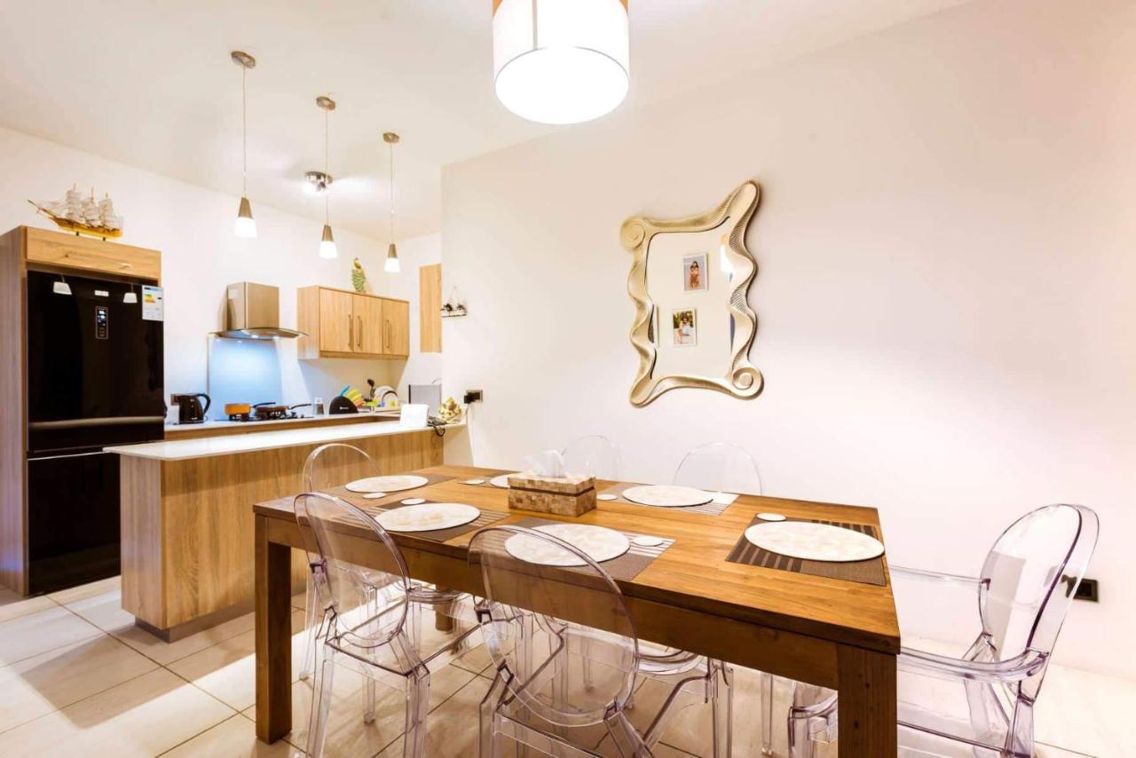 Luxury Westwood Apartment+Pool Flic-en-Flacq Rum bild